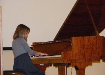Po jaunosios pianistės Mildos Daunoraitės pasirodymo salėje neliko abejingų – mokslininkai ėjo prie jos ir mokytojų reikšdami susižavėjimą.