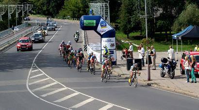 Dviratininkų vidutinis greitis Anykščiuose siekė apie 50 - 70 km/val. Alfredo MOTIEJŪNO nuotr.