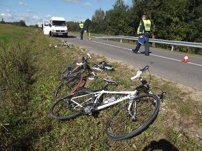 Du iš keturių dviračių avarijos metu sudaužyti nepataisomai.