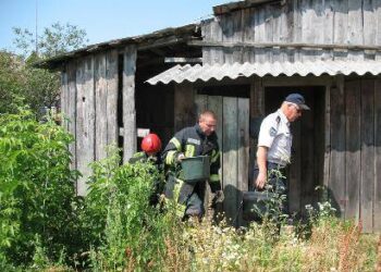 Pirmadienį, apie 14 valandą, Anykščiuose buvo gaisras. Vidmanto ŠMIGELSKO nuotr.