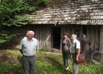 Sprendžiant klausimą – būti ar ne būti Viešintose Povilo Jurkšto muziejui – vicemerui Donatui Krakštaponiui ir mero patarėjui Antanui Baurai buvo svarbi ir rajono vyriausiosios architektės Daivos Gasiūnienės nuomonė. Autoriaus nuotr.