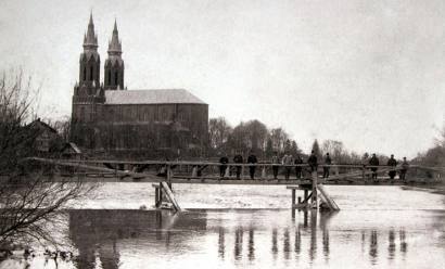Taip atrodė prieš 99 metus šventinama naujoji Anykščių bažnyčia. A. Baranausko ir A. Vienuolio-Žukausko memorialinio muziejaus fondų nuotrauka.