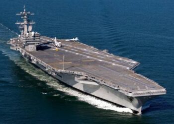 JAV Juodosios jūros pusėn pasiuntė lėktuvnešį „USS George H.W. Bush“