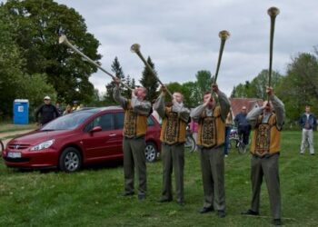 palydint šerną į Ramuldavos girią Andrioniškyje buvo surengta šventė.