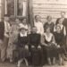 Salako moterų katalikių draugijos aktyvas su vikaru Jonu Matuliu (centre) apie 1931 m. Zarasų krašto muziejaus fondų nuotrauka.