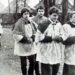 Procesija Traupio bažnyčios šventoriuje apie 1980 m. Priekyje dešinėje – būsimasis kunigas Rimantas Kaunietis. Kun. Stepono Galvydžio albumo nuotrauka, A. Baranausko ir A. Vienuolio-Žukausko memorialinio muziejaus rinkiniai.