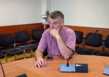 "Finansinė padėtis sudėtinga, „siaurukas“ turi daug skolų ir verčiasi pakankamai sudėtingai, šiai dienai net sudėtinga išmokėti atlyginimus žmonėms “, –  pasakojo VšĮ „Aukštaitijos siaurasis geležinkelis“ direktorius Mindaugas Jucevičius.