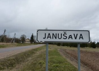 Pirmasis susirgimas koranavirusu fiksuotas Janušavos  (Kavarsko sen.) gyventojui. Po trijų dienų paskelbta, kad koronavirusu susirgo ir šio žmogaus suaugę vaikai.