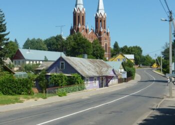 Namas Anykščiuose, Vilniaus g. 16, iš pietvakarių pusės. 2010 metų nuotrauka.