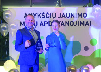 Du šių metų apdovanojimų laureatai: „Metų jaunimo autoritetas“ – Eugenijus Šilaika ir „Metų sportininkė“ – Gabrielė Šilaikaitė.