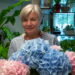 Floristė Eugenija Sudeikienė sako, kad kurti floristinius kilimus yra fiziškai sunkus ir daug žinių reikalaujantis darbas.