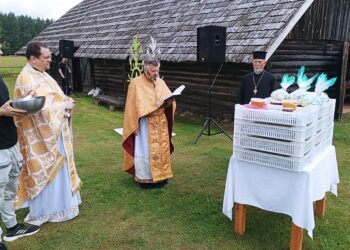 Medaus šventėje po Šv. Mišių buvo šventinamas medus.