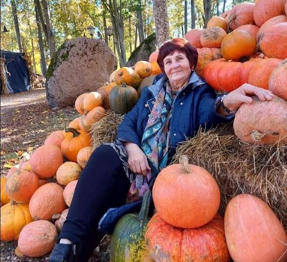 Anykščių rajono neįgaliųjų draugijos pirmininkė Aldona Šerėnienė sakė, kad per 25-erius pirmininkavimo metus teko susidurti su daugybe iššūkių, tačiau ją nuolat supo geri žmonės.